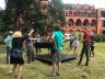 Moving the grand piano in Sokolowsko / Castle park - Photo: Renata Buziak